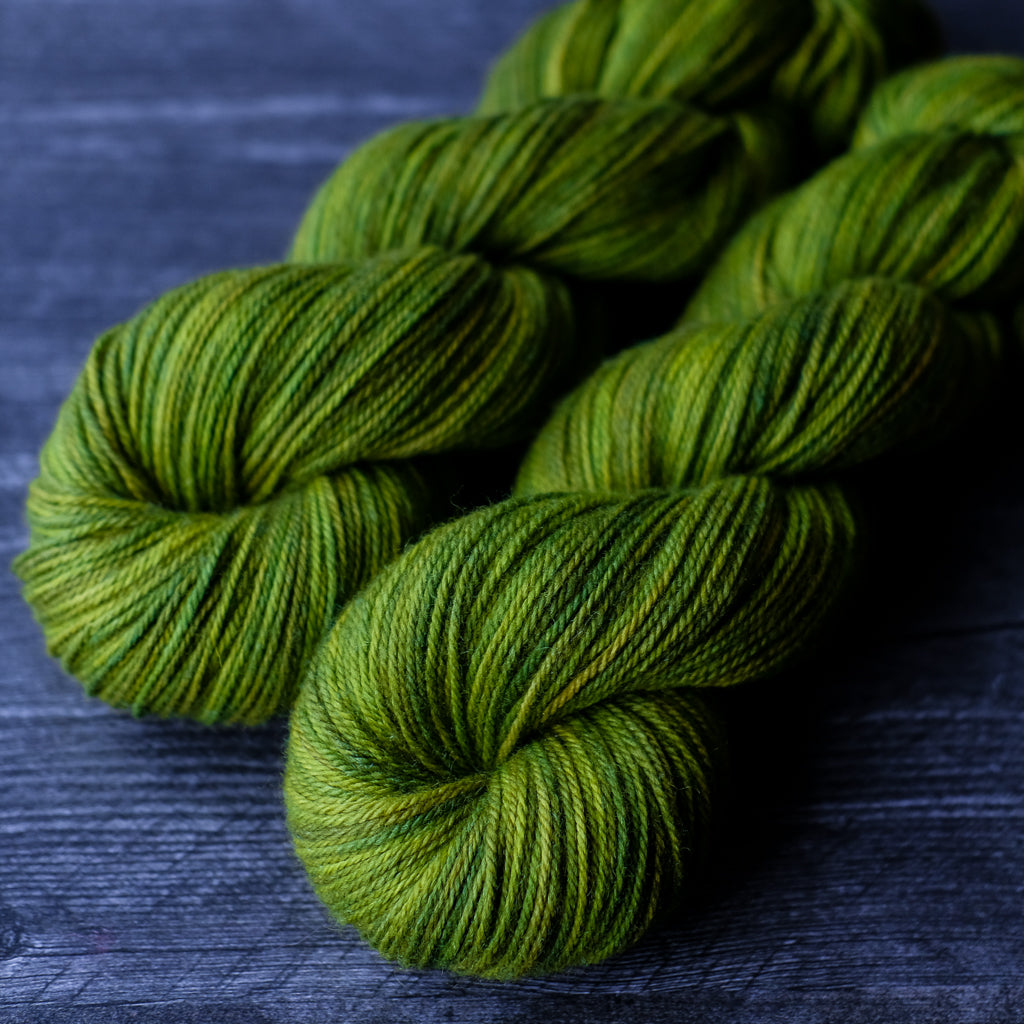 Polwarth/Silk DK: green semi-solid
