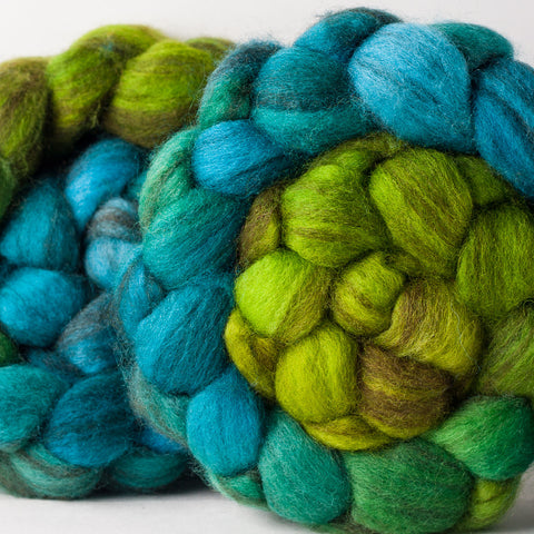 Mixed Blue-Faced Leicester combed top: Sing Like a Sparrow gradient